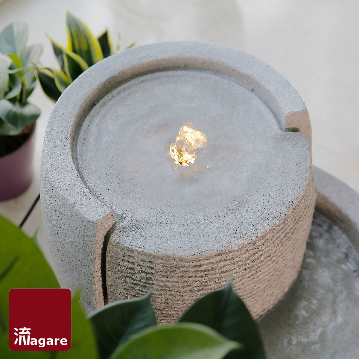 Dawn – The time that marks a new beginning. DAWN is inspired by light breaking over the horizon, slowly unveiled by the course of flowing water.
