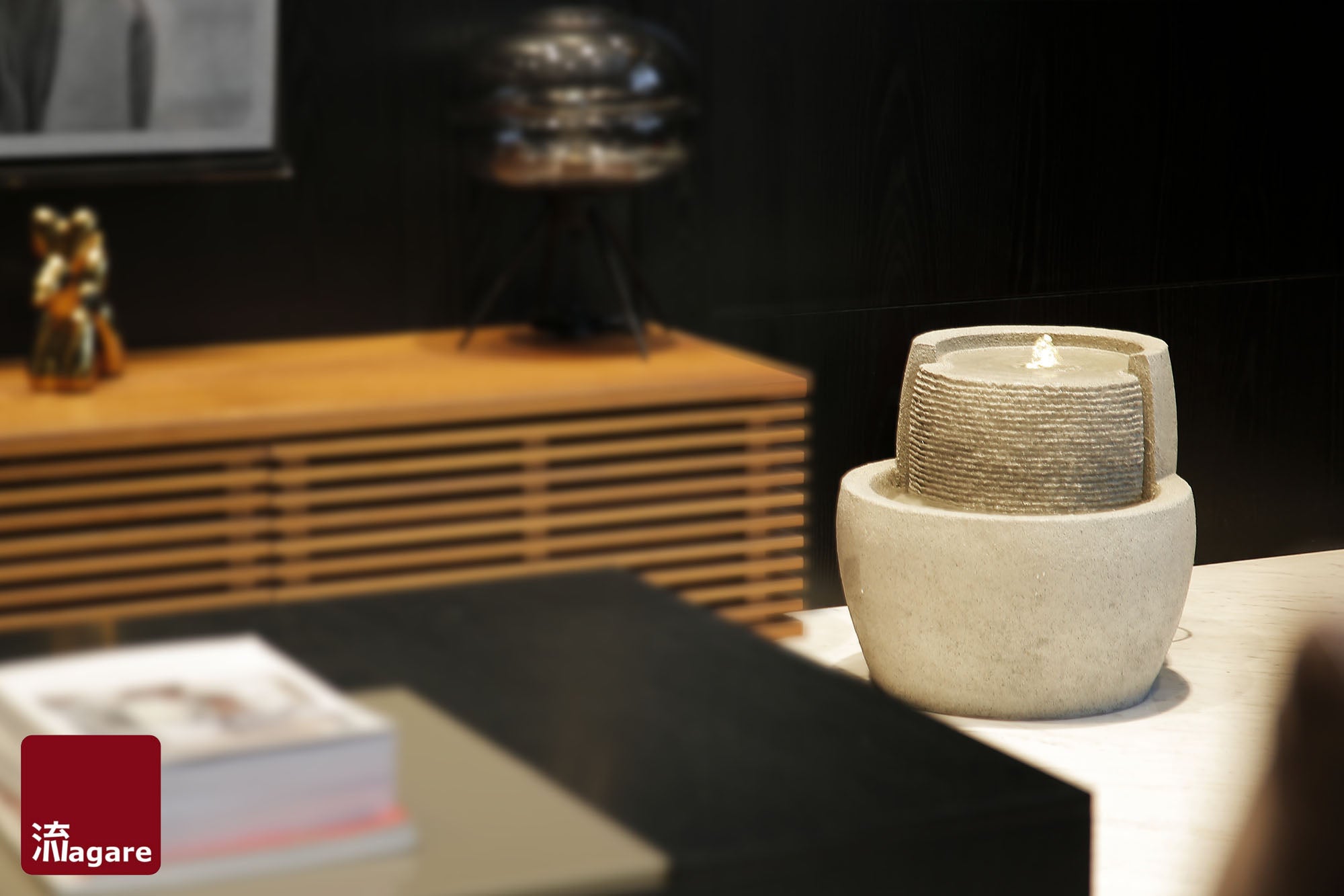 Dawn – The time that marks a new beginning. DAWN is inspired by light breaking over the horizon, slowly unveiled by the course of flowing water. 